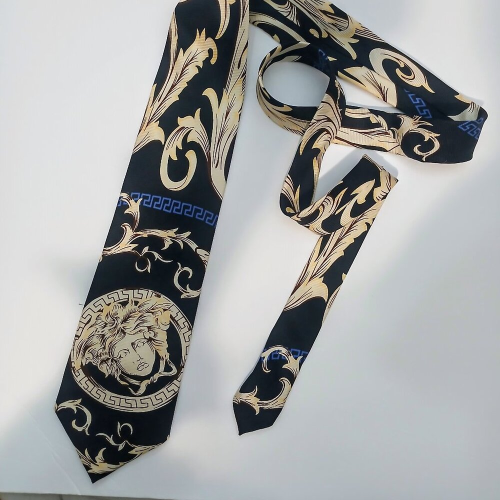 Vintage Gianni Versace Medusa Head Baroque Silk Italian Tie Men Dark Blue 60"